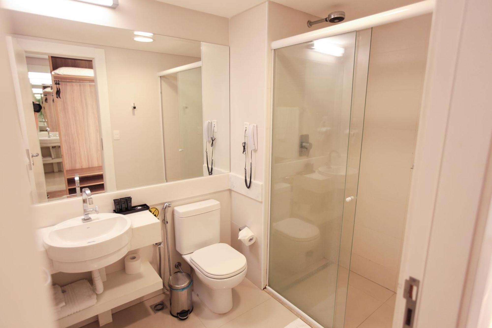 Delmond Hotel Куаба Екстериор снимка