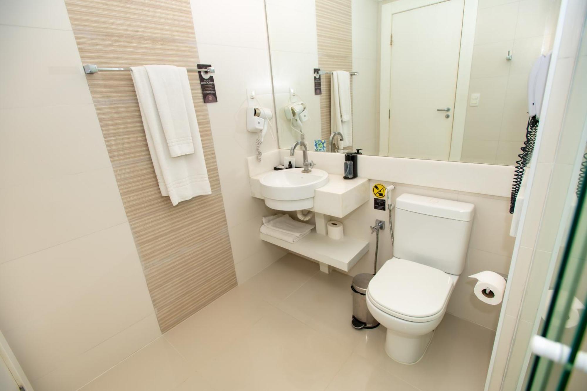 Delmond Hotel Куаба Екстериор снимка