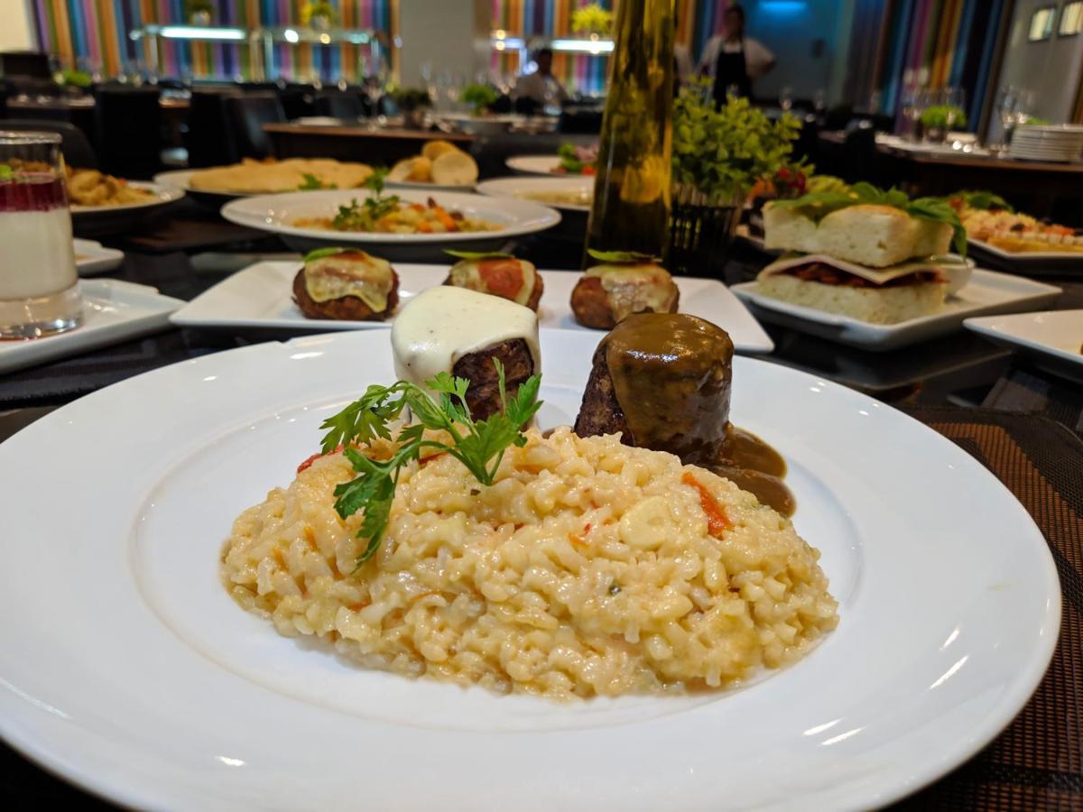 Delmond Hotel Куаба Екстериор снимка